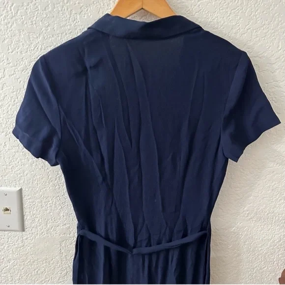 Aritzia Wilfred Button Down Dress

Size xs - Picture 12 of 13